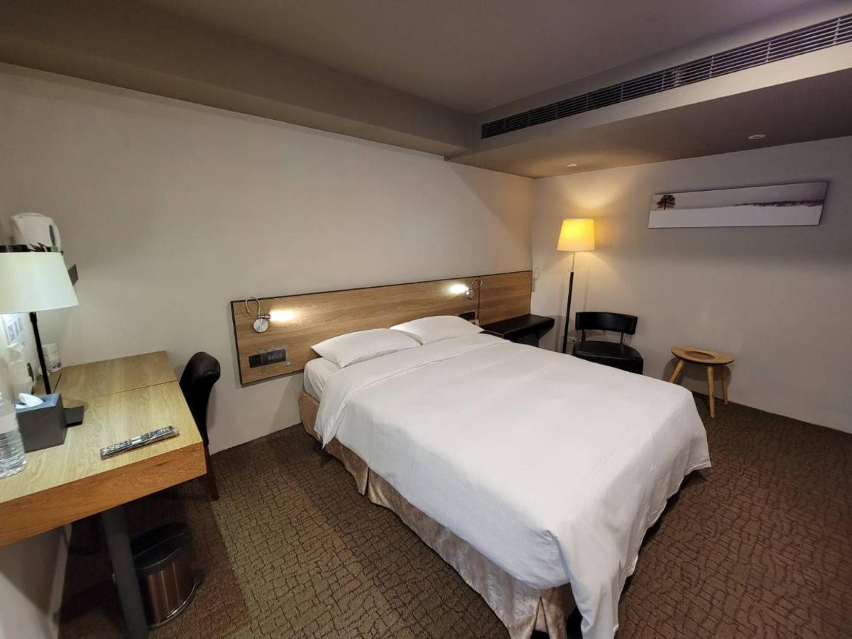 Simple + Hotel Taipei Exterior photo