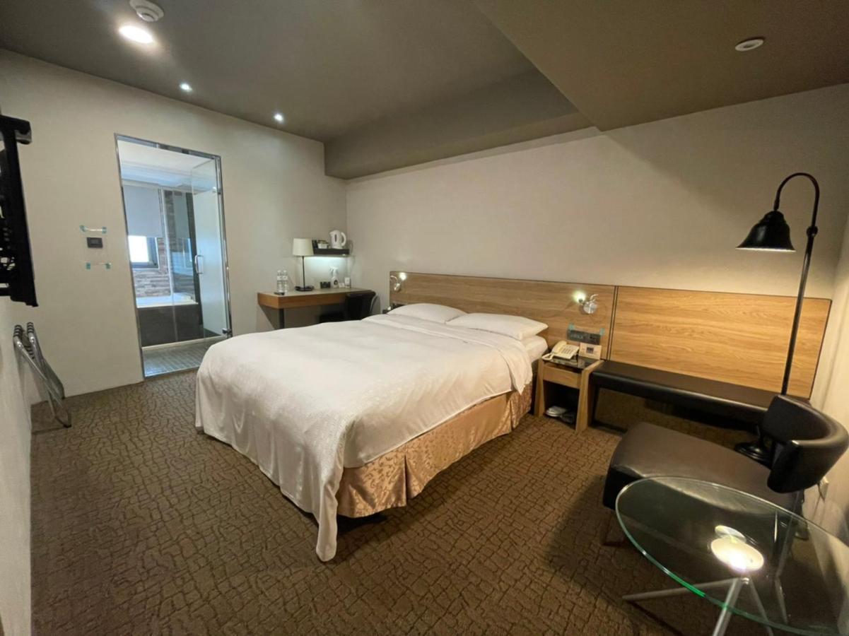 Simple + Hotel Taipei Exterior photo